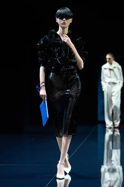 Look 3